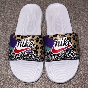 Nike Victori One Slides Sandals Cheetah Multicolor Women’s Size 10 Preowned